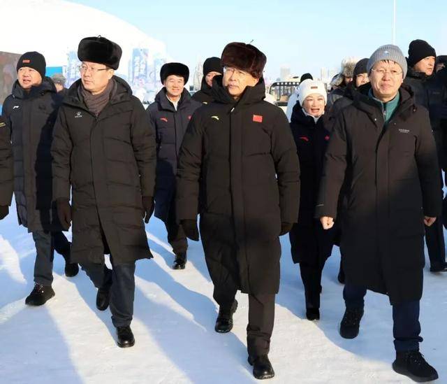 皇冠信用盘最高占成_黑龙江省委书记许勤在哈尔滨冰雪大世界调研检查