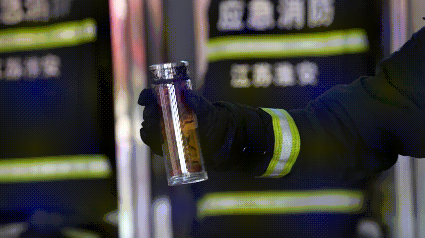 皇冠信用网注册_赶紧扔了皇冠信用网注册！这种保温杯正在悄悄“毒害”你→